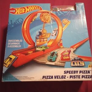 NIB Hot Wheels Speedy Pizza